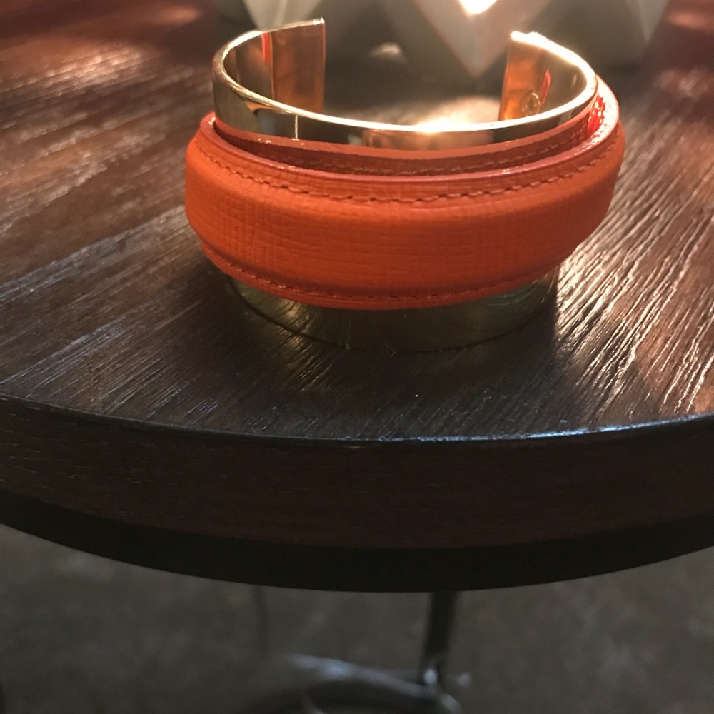 Bangle bracelet